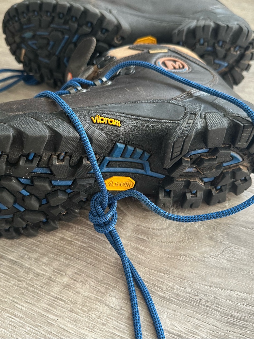 Men’s Merrell Hiking Boots - Picture 2 of 7